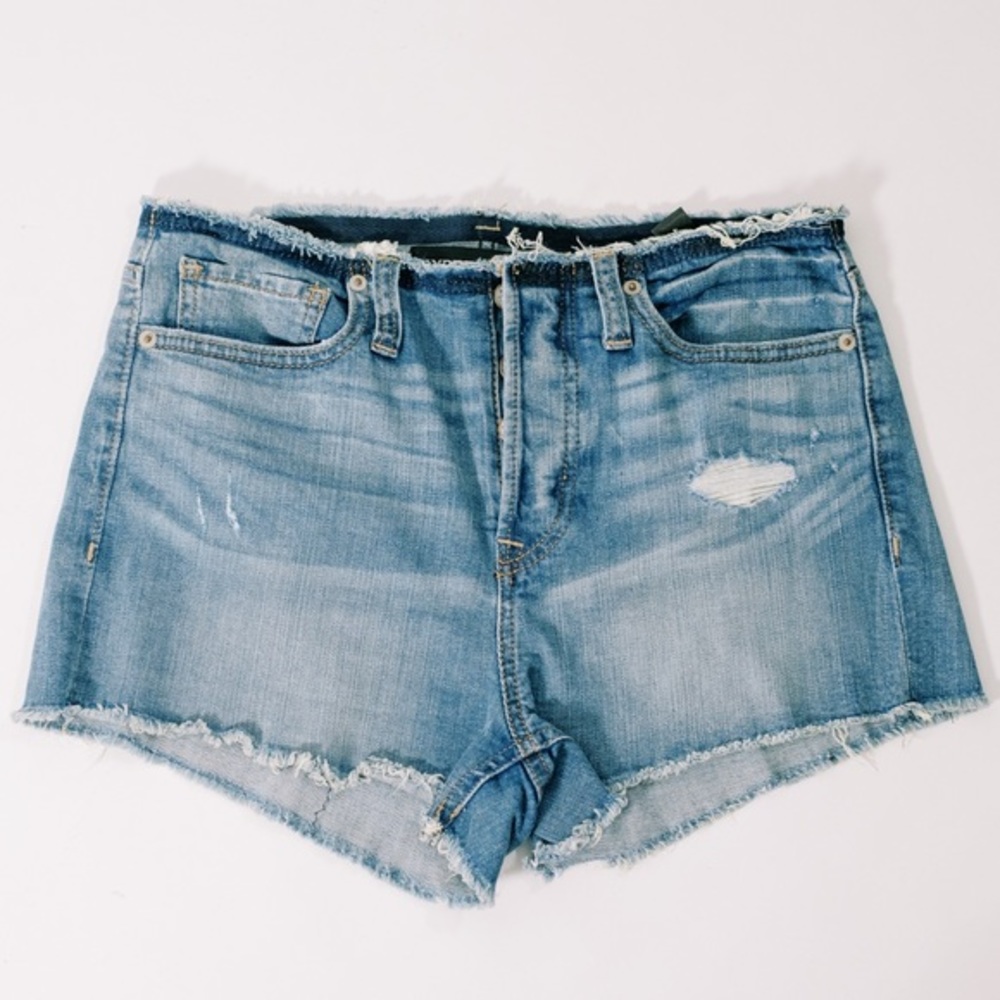 Jeans Mid Rise button down shorts!